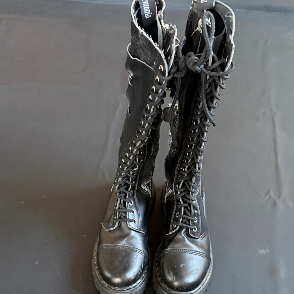 Demonia Knee High Combat Boots Black Lace Up Buckle Goth Punk Alt Women’s 8 - Picture 4 of 15